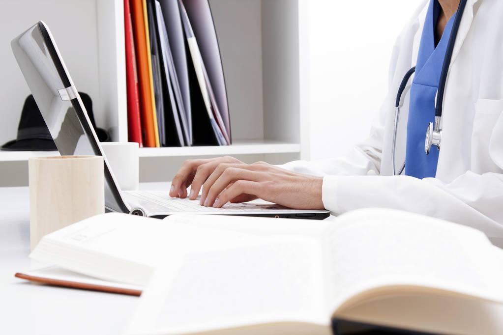 面向廣大醫(yī)院用戶提供“線上+線下”鏈?zhǔn)椒?wù)體系，延伸高端影像診斷資源下基層，提升廣大群眾的就診滿意度。