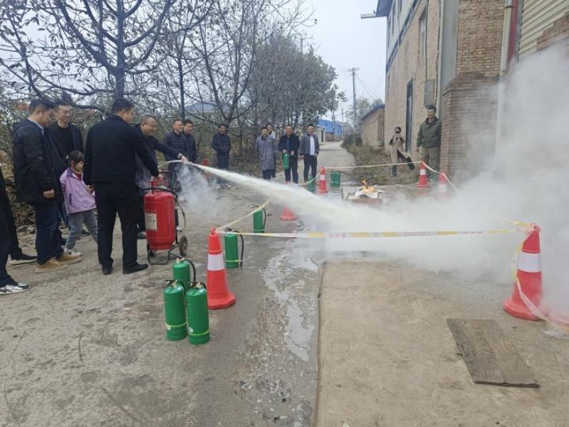 甘肅恒達(dá)工程檢測(cè)有限公司成功舉辦“強(qiáng)化安全意識(shí)，共筑消防防線” 消防安全演練活動(dòng)